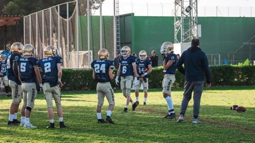 Cullera homenajea a los pioneros del fútbol americano en la Comunitat