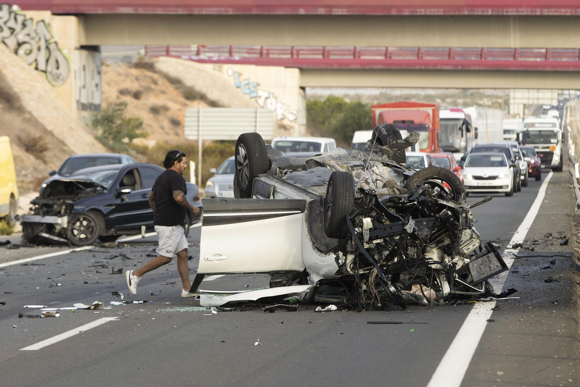 Las imágenes del grave accidente en la A-30 provocadas un conductor drogado