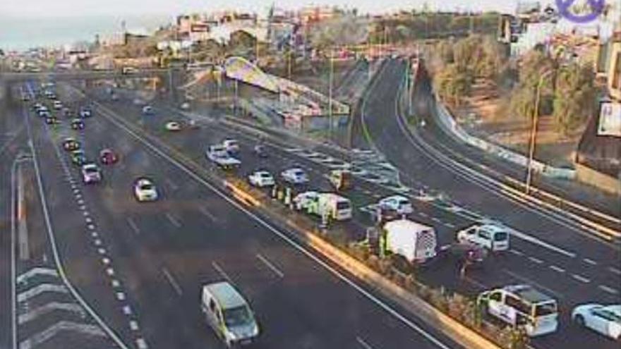 Lugar del accidente en la autopista del Norte de Tenerife.