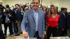 Elecciones. Pedro Sánchez deposita su voto.