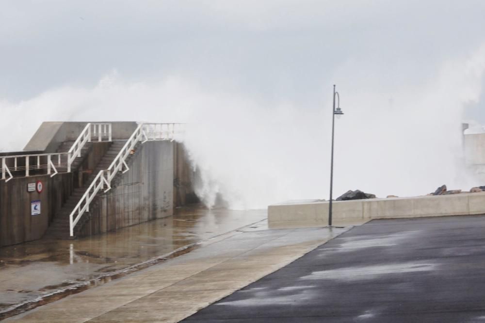 Temporal en Puerto de Vega