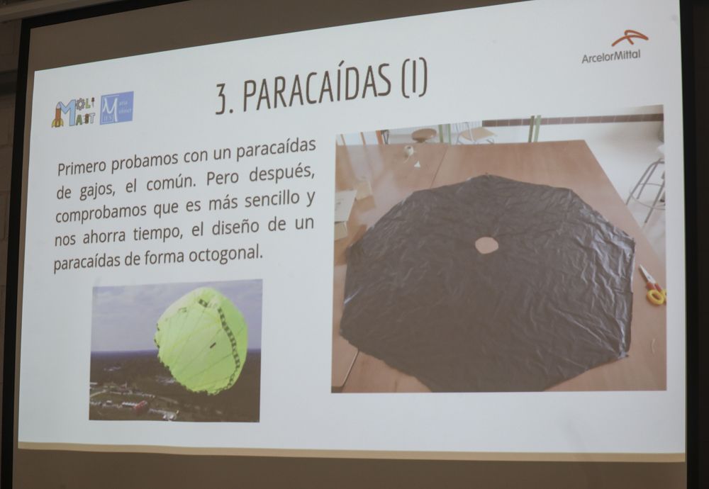 Estudiantes del IES María Moliner del Port de Sagunt presentan un proyecto para lanzar un minisatélite