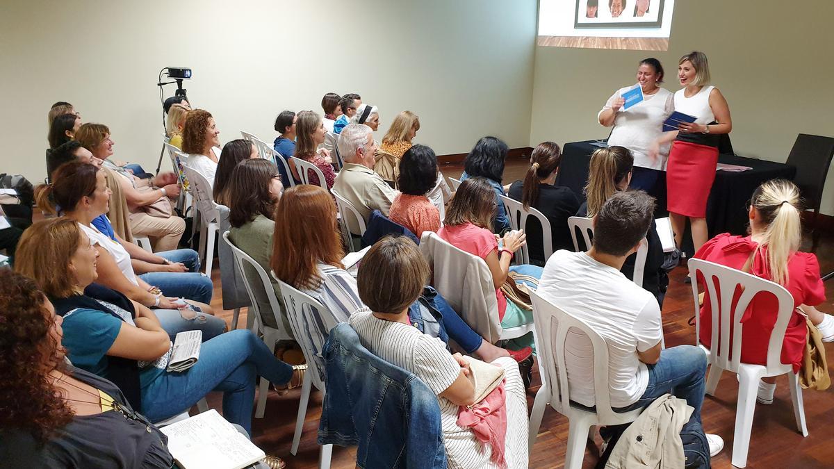 Silvia Álava en el taller que impartió en el Foro de Educación de FARO (2019).