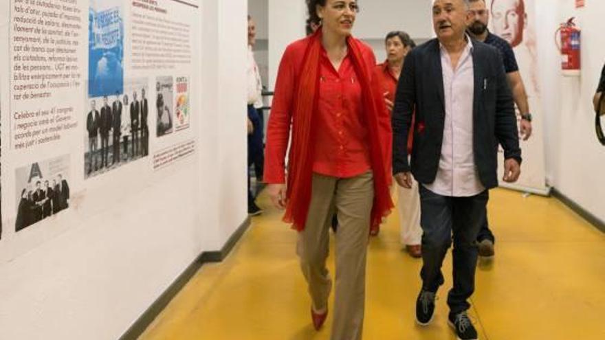 Valerio i Álvarez, visitant l&#039;exposició sobre la UGT.