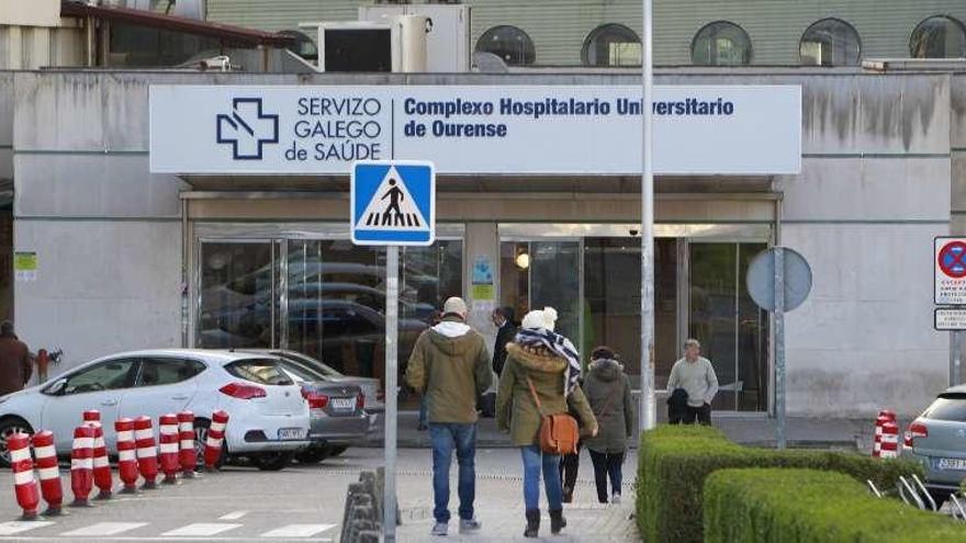 Entrada al Complexo Hospitalario de Ourense. // Jesús Regal