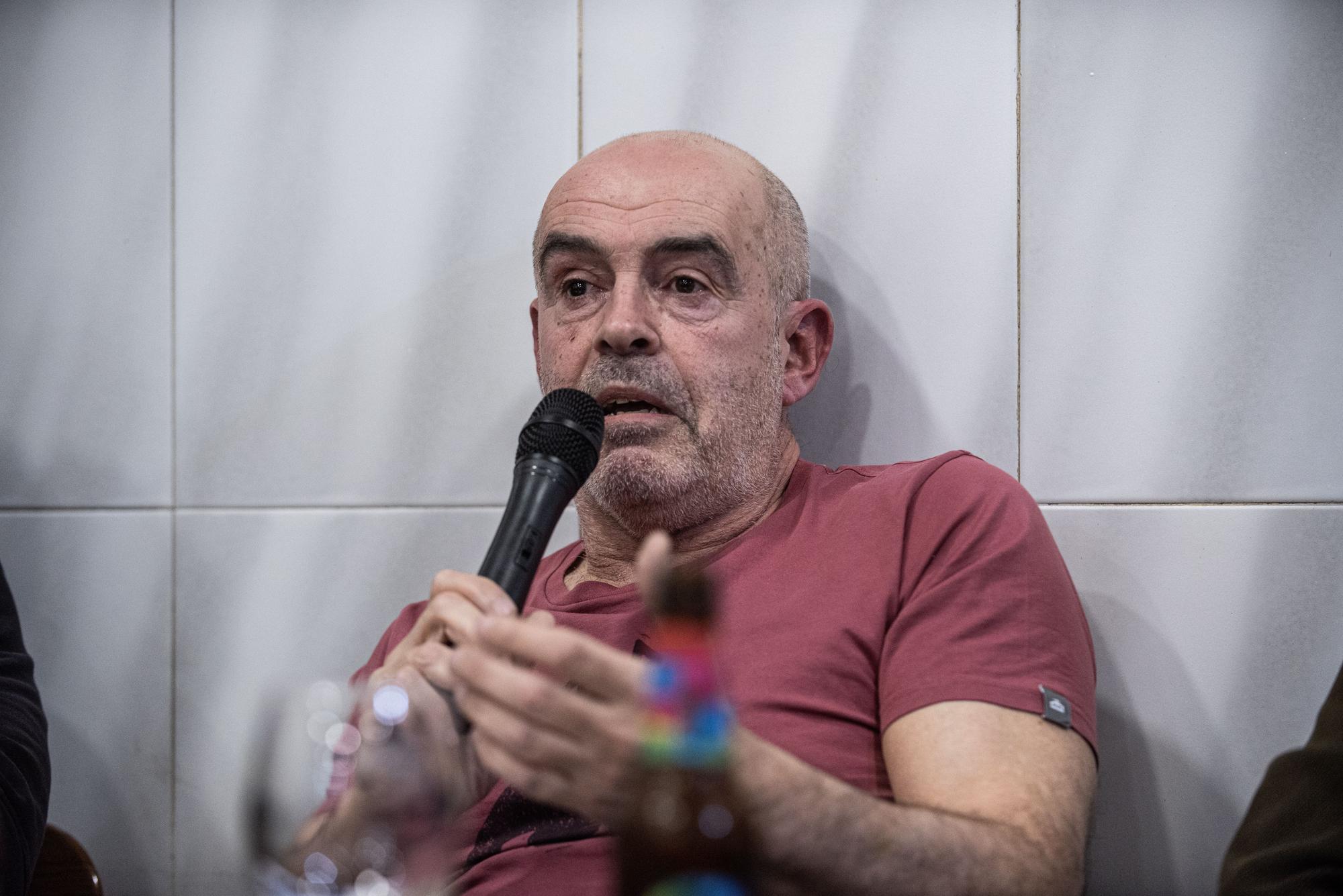 GALERIA | Albert Soler presenta llibre a Sant Joan entre somriures