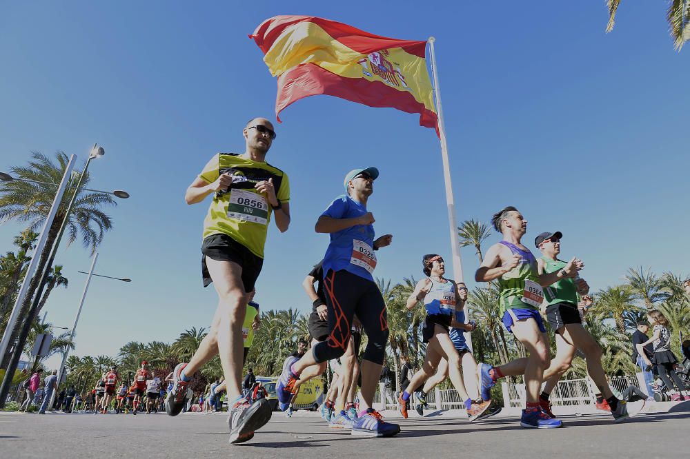 Hassane Ahouchar logra su cuarta victoria en el Medio Maratón de Elche