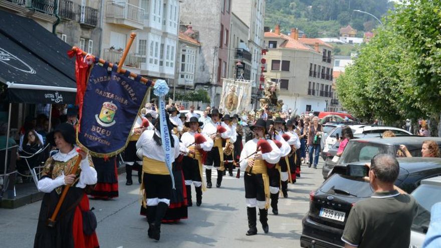 La Banda de Gaitas Manxadoira en la procesión del Carmen. | // G.N.