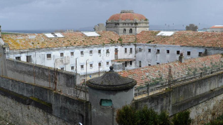 Vista de las instalaciones y el recinto de la antigua prisión provincial de A Coruña. / Carlos Pardellas