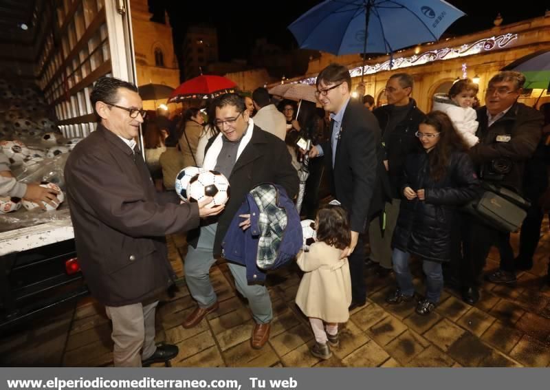 El Cartero Real recogió las ilusiones de los niños de Castellón