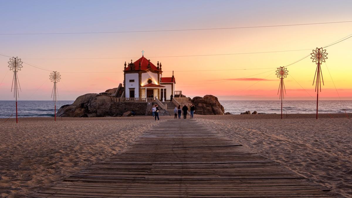 Senhor da Pedra: la capilla portuguesa que desafía al Atlántico