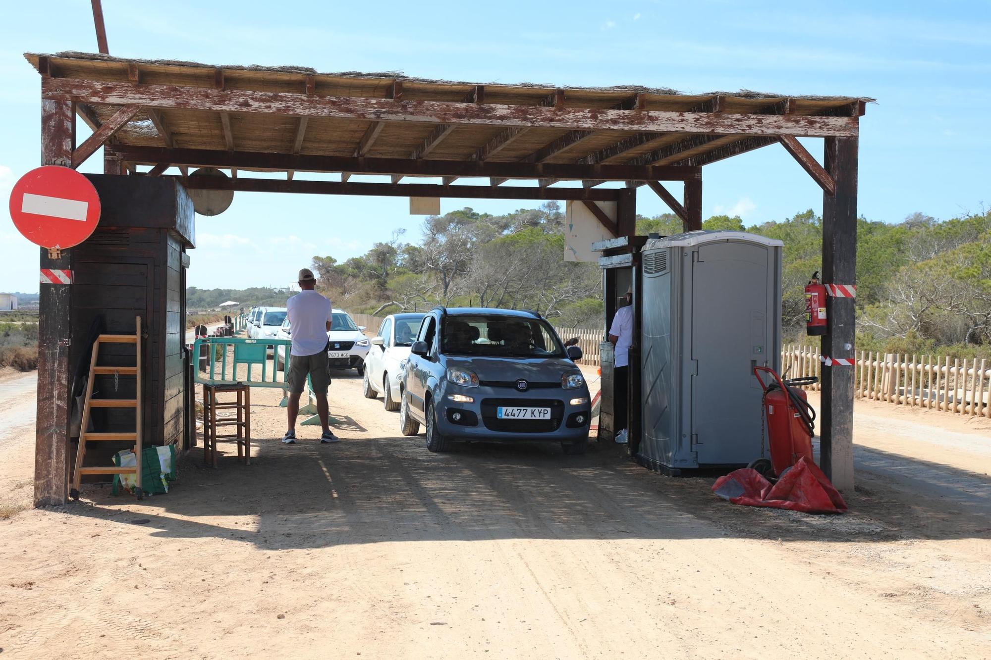 Galería: Control de acceso a ses Illetes y a la playa de Llevant en Formentera