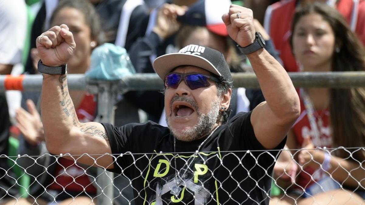 Maradona se encargará a partir de ahora de promover el fútbol en China