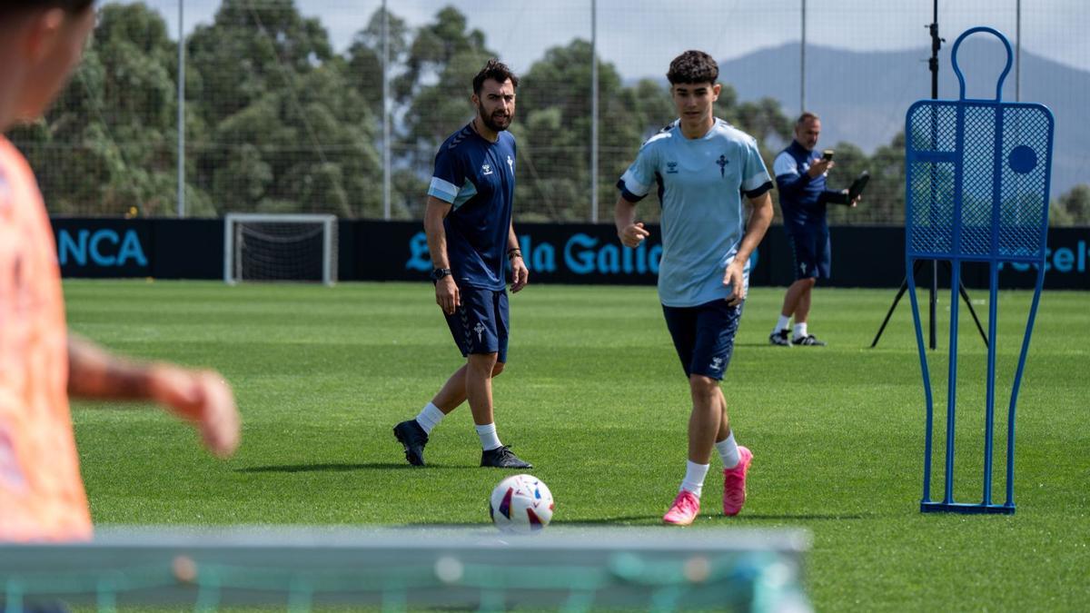 Ángel Arcos, enun entrenamientocon el equipo juvenil.