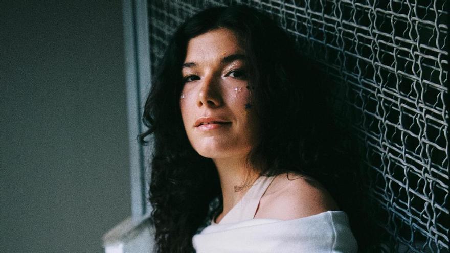 Begut (cantante zaragozana): &quot;En ocasiones me he sentido una marciana, pero he hecho las paces con ese sentimiento&quot;