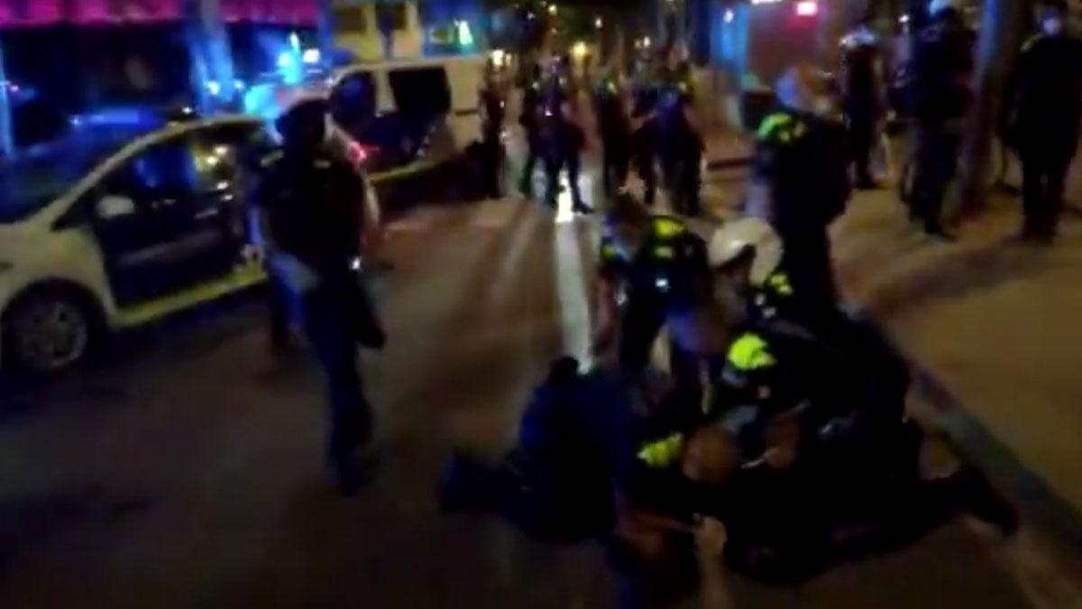 La Guàrdia Urbana detiene a dos personas en la rambla del Raval