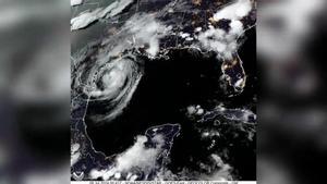 El huracán Beryl toca tierra en Estados Unidos