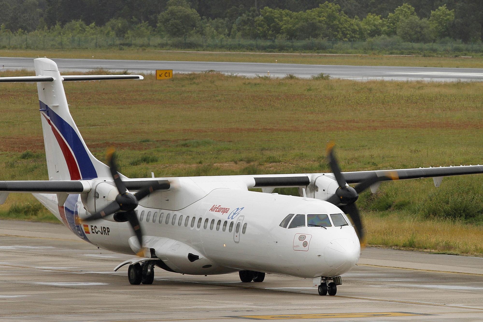 Un ATR de Swiftair arrendado por Air Europa con el que operó en Peinador en 2013.