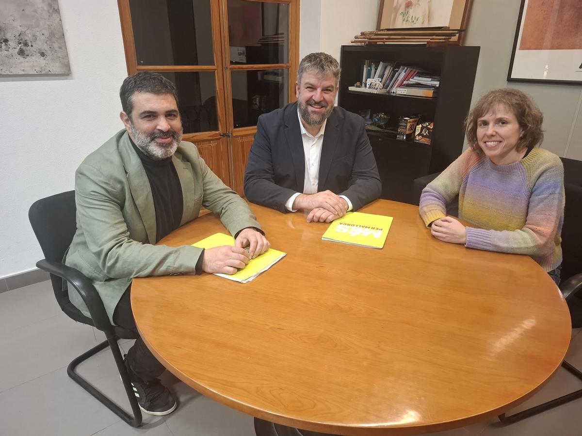 Josep Ferrà y Lluís Apesteguía, al presentar la moción.