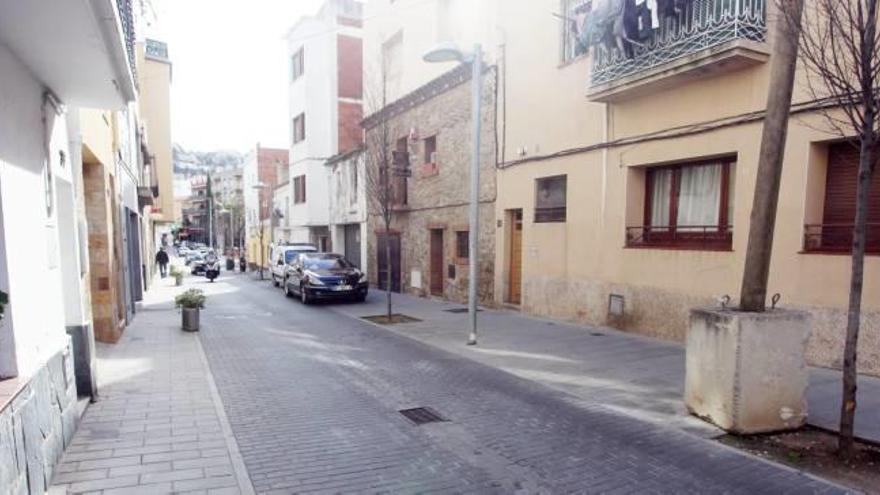 Un veí de Roses circula contra direcció, s&#039;enfronta a la policia i els danya el vehicle