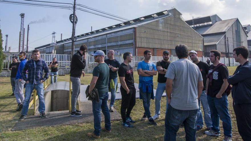 Los trabajadores de Alcoa en Avilés inician mañana su lucha contra el cierre de la fábrica