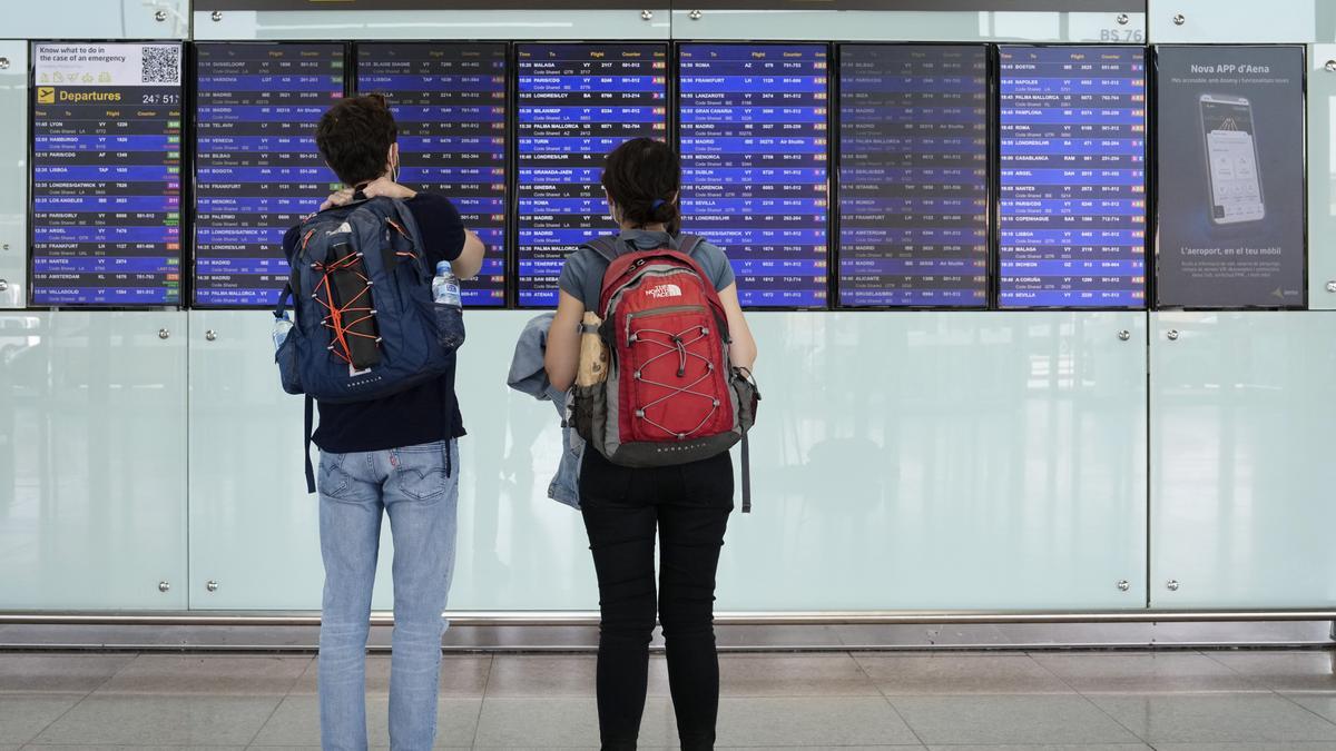 Primer día de huelga de tripulantes de cabina en Vueling.