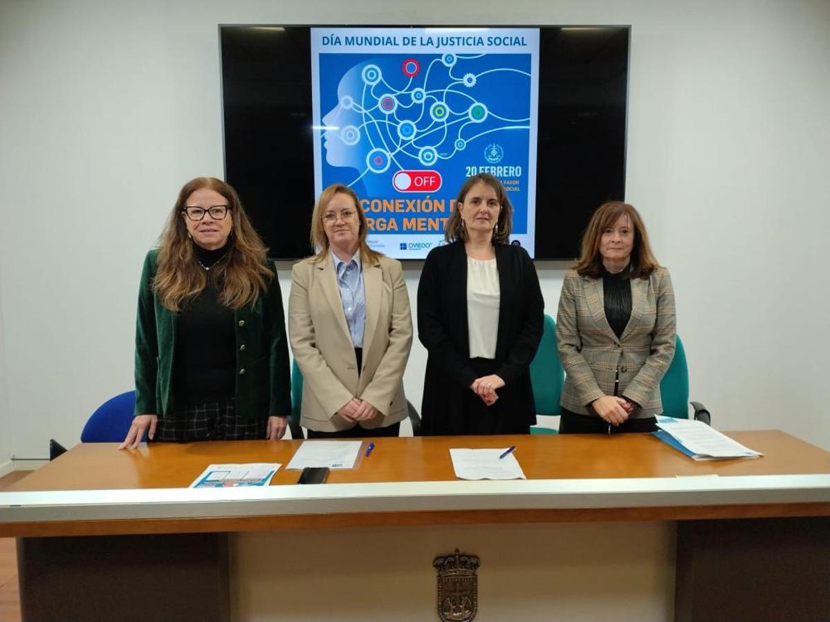 Por la izquierda; Miryam Hernández Fernández, directora del Instituto Asturiano de Prevención de Riesgos Laborales; Laura Martínez Rodríguez, coordinadora del Día Mundial de la Justicia Social; María Velasco, concejala delegada de Políticas sociales, y Beatriz Coto Santos, presidenta del Colegio Oficial de Graduados Sociales de Asturias.