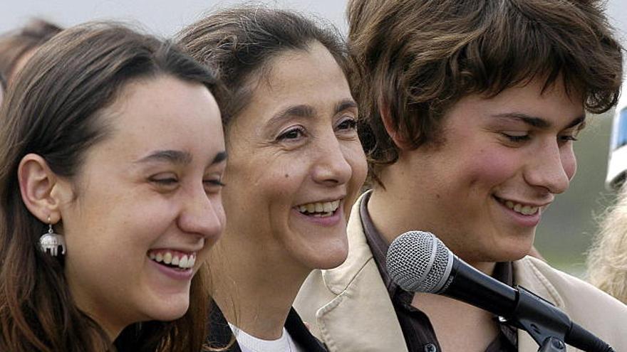 Ingrid Betancourt recibió en Bogotá a sus hijos procedentes de París