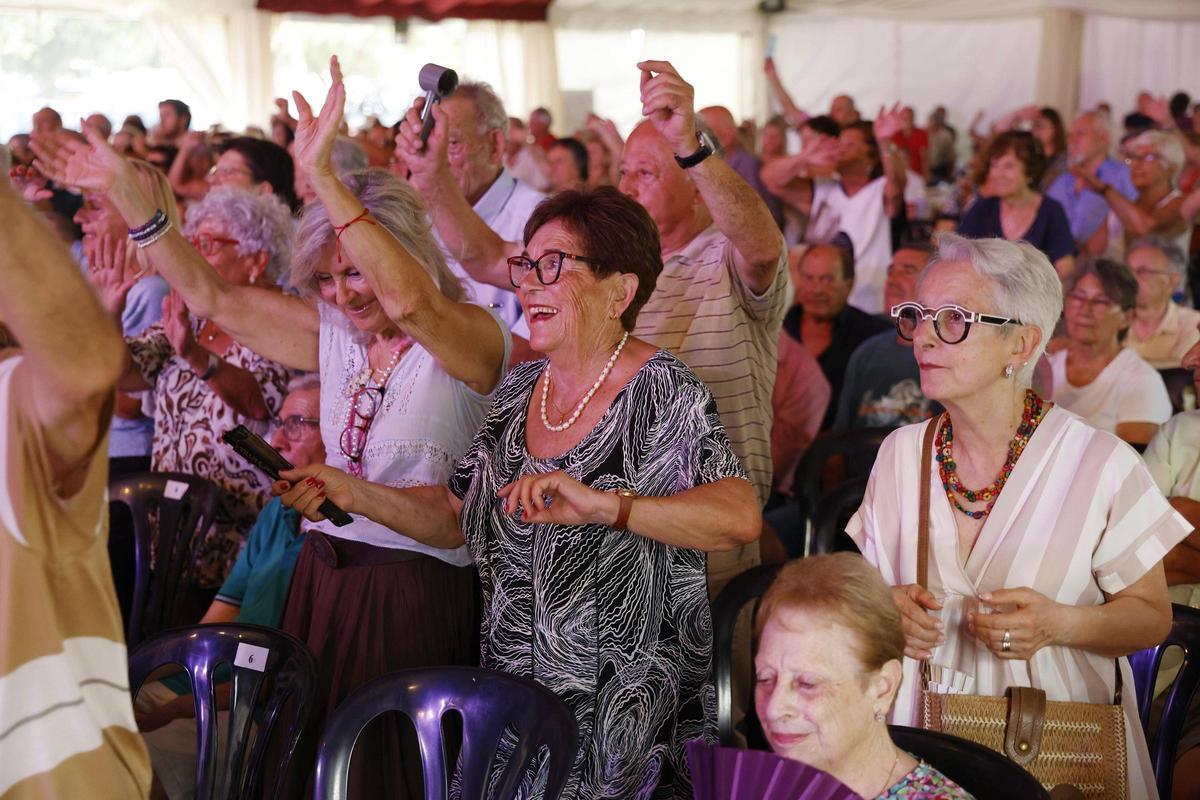 Les imatges de l'Orquestra Maravella a la Festa Major de Caldes de Malavella