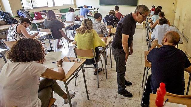 Opositores realizando un examen en junio de 2019.