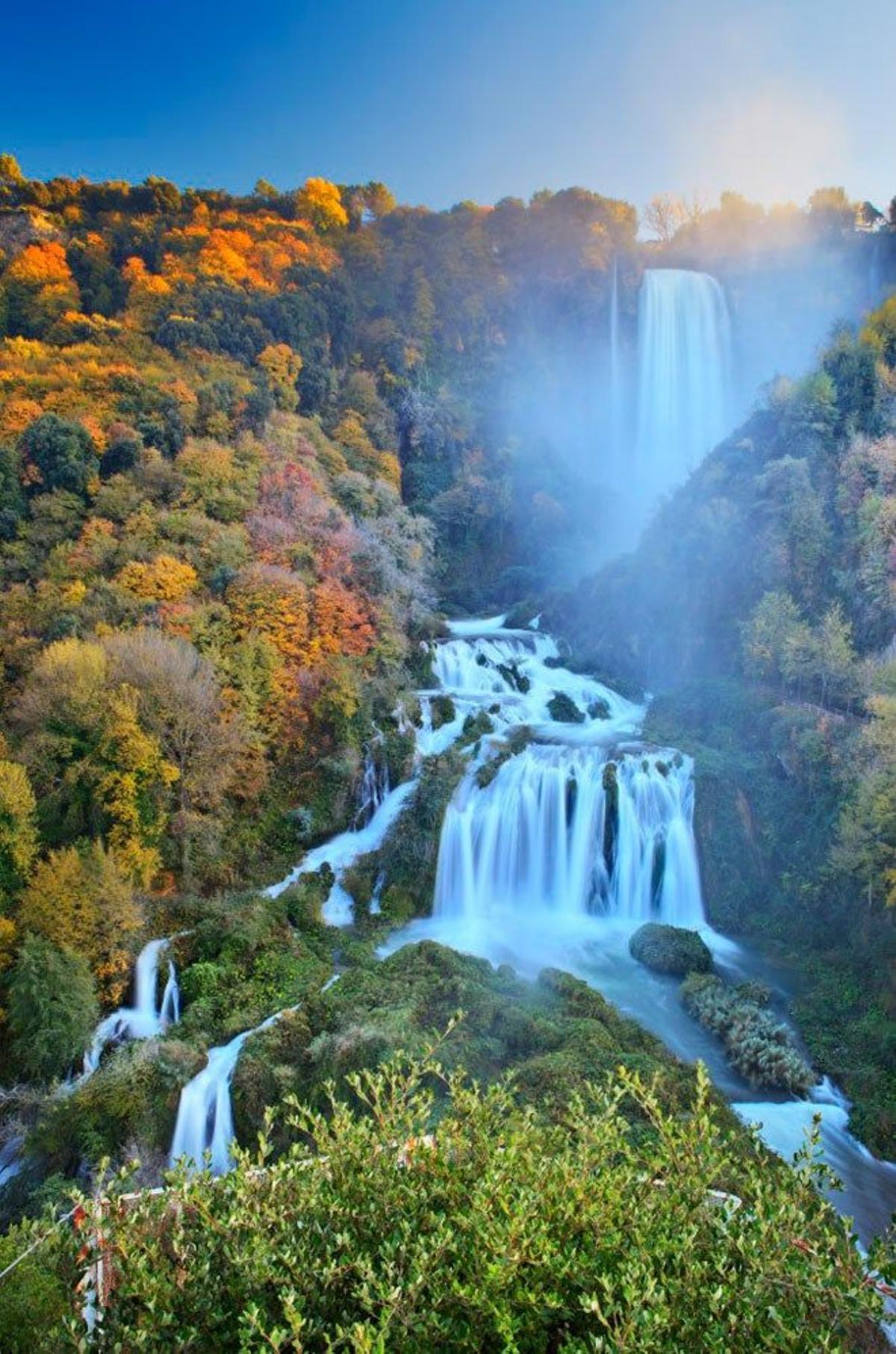 La cascada de Marmore se encuentra en la región italiana de Umbría.