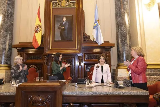 Acto de ingreso de Ascensión Cambrón en el Instituto José Cornide de Estudios Coruñeses