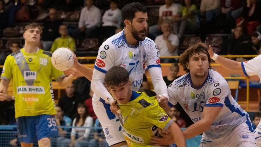 El Balonmano Zamora Enamora, colista, se juega ante Agustinos más que dos puntos