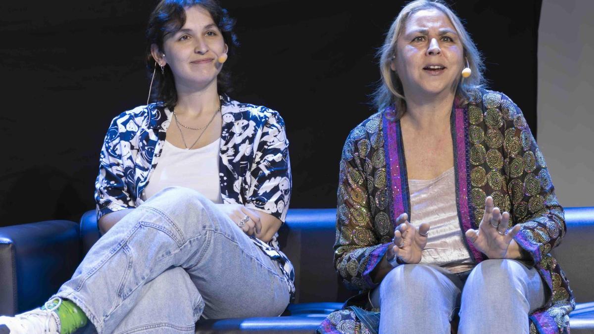 Sandra Miró y Megan Maxwell en la Feria del Libro de Mogán