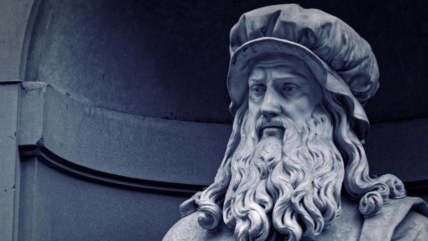 Estatua de Leonardo Da Vinci en Florencia.