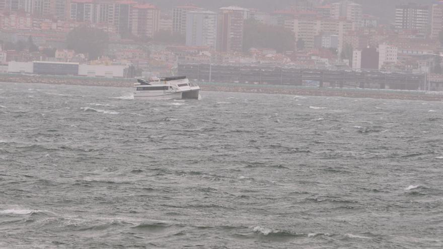 El temporal suspende el barco de Moaña y para durante 4 horas el de Cangas