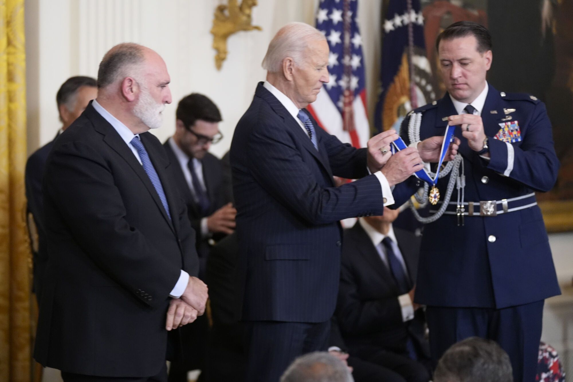 José Andrés recibe de Biden la mayor condecoración civil de los Estados Unidos