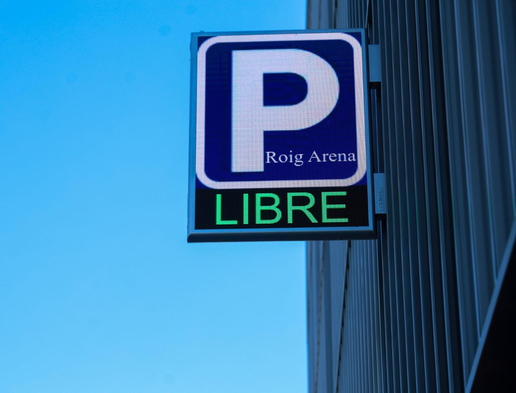El Roig Arena abre al público su gran aparcamiento en altura
