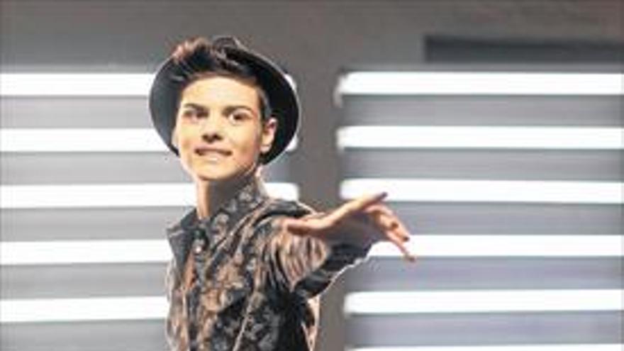 Abraham Mateo canta en Orpesa para sus fans de Castellón