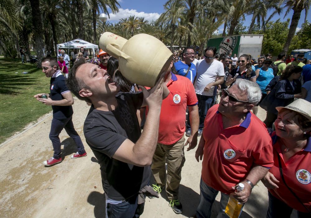 Unos 6.000 festeros disfrutan del tradicional Festival de Paellas en el parque Lo Morant