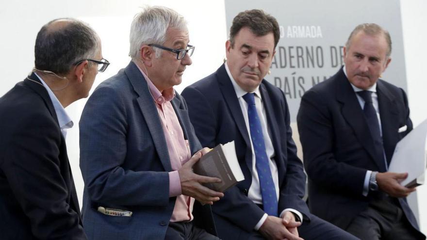 Juan Carlos Da Silva, Alfonso Armada, Román Rodríguez y Pablo Junceda, en el lanzamiento del libro.