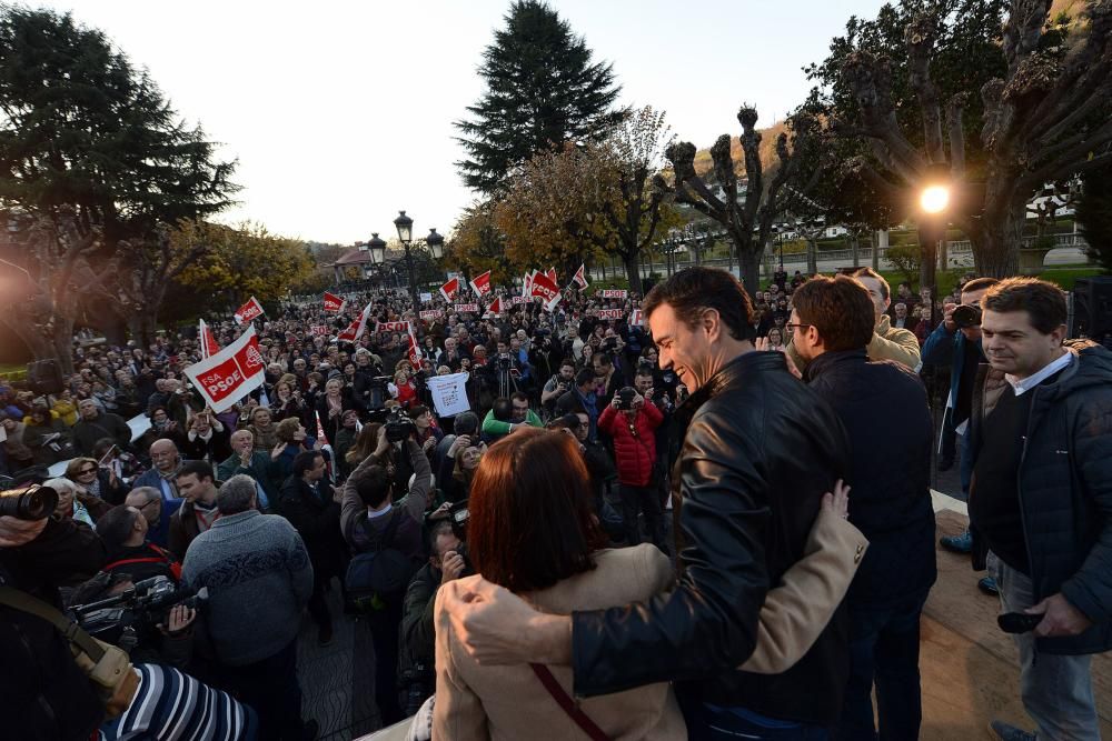 Acto político de Pedro Sánchez en El Entrego