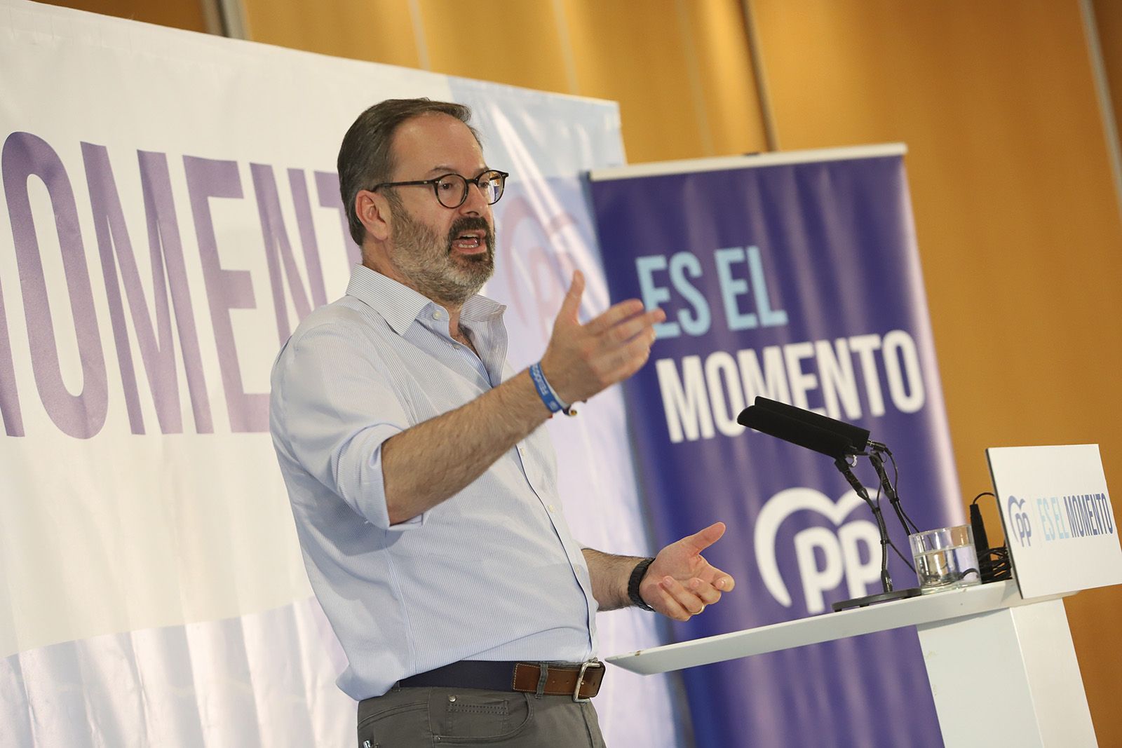 Juanma Moreno: "No es que Pedro Sánchez haya perdido el norte, ha perdido el sur"