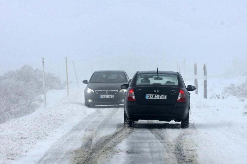 Asturias bajo el primer manto de nieve del año