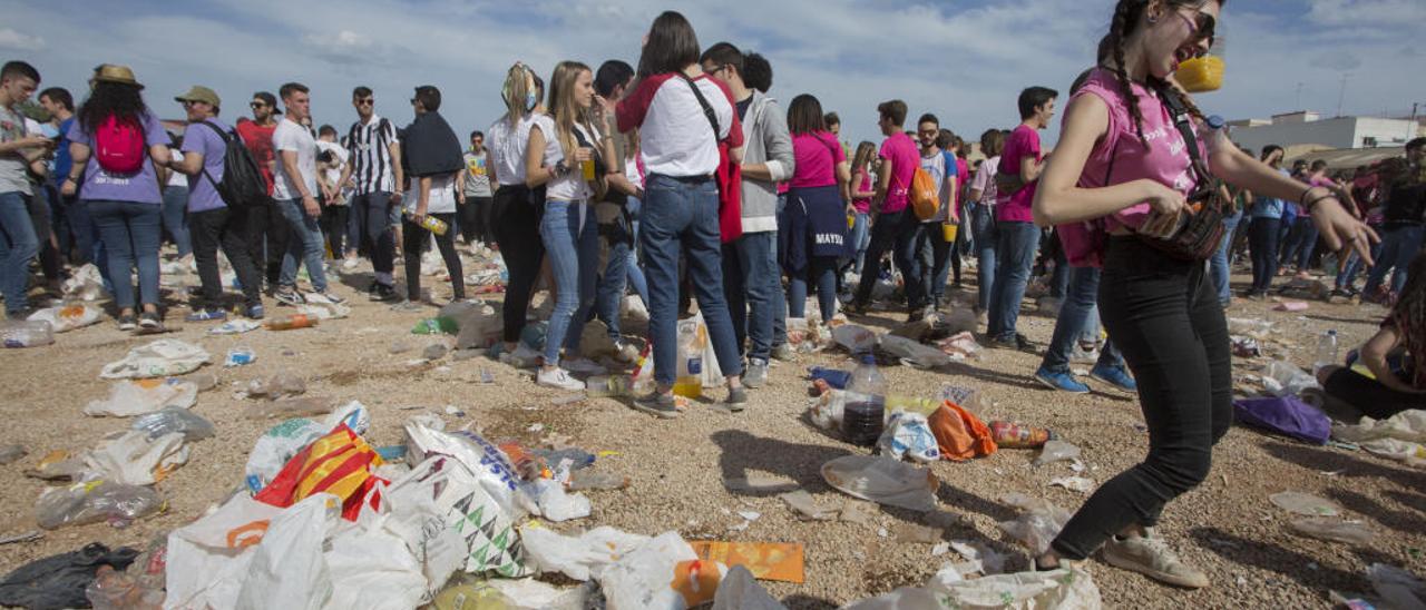 Trabajos comunitarios y mediadores oficiales para mejorar la convivencia