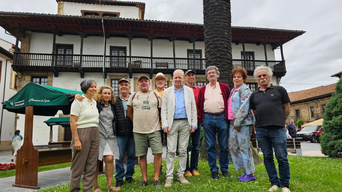 Los acuarelistas de Villaviciosa celebran su quinta feria, con homenaje a Favila