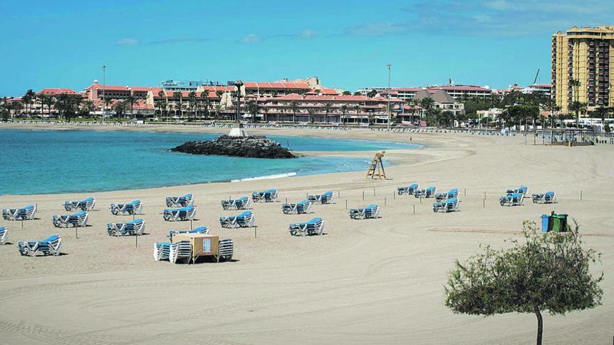 Las patronales piden bonificar en la Renta las vacaciones de verano en Canarias