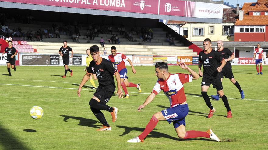 Jorge Sáez durante un lance del encuentro de ayer en A Lomba. // Iñaki Abella