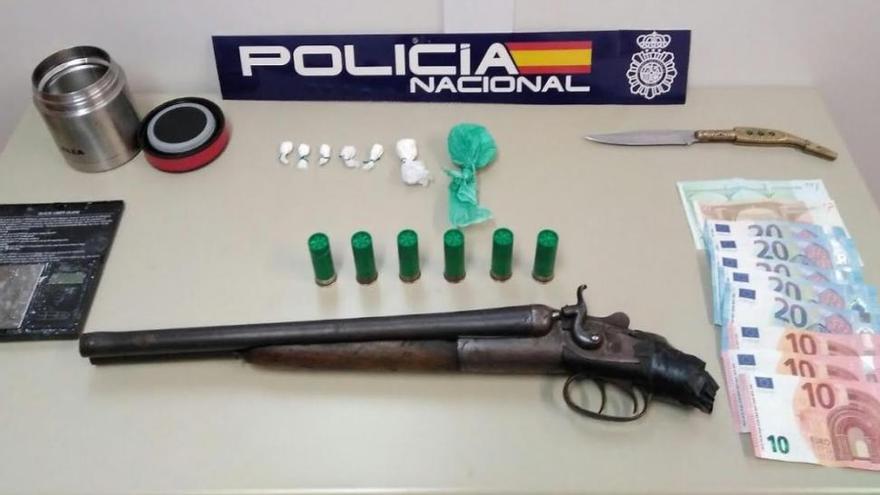 Detenido por drogas y por guardar en casa una escopeta recortada