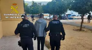 Tres detenidos en Sevilla en la desarticulación de una banda que robaba armas a cazadores